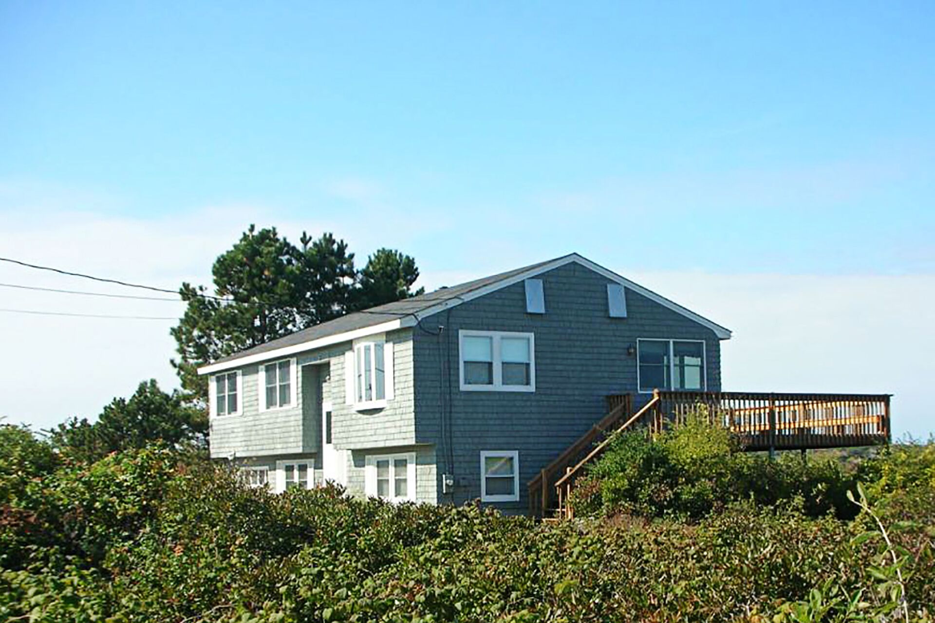 Best of both worlds - Pool Views & Beach Access