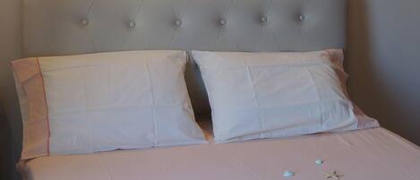 Maison Deluxe, 2 chambres | Bureau, chambres insonorisées, fer et planche à repasser, Wi-Fi gratuit