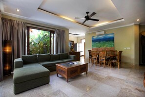 Flat-screen TV - Bayshore Residence (Manggis)