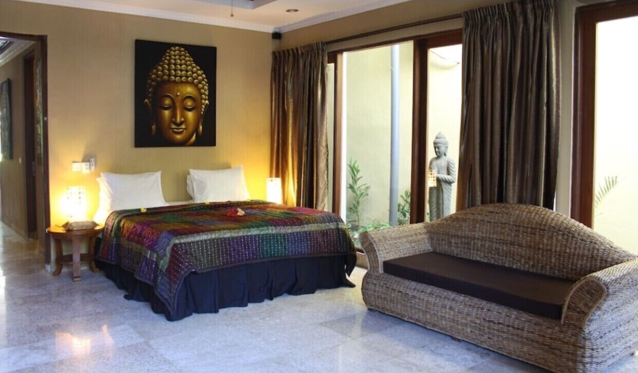 Minibar y caja de seguridad en la habitación 