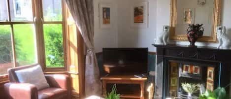 Smart TV, DVD player, books, music library