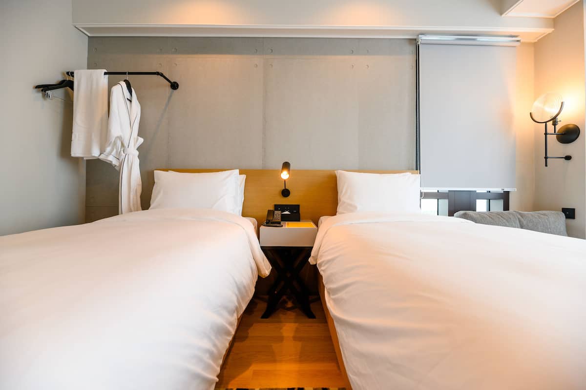 1 Schlafzimmer, Daunenbettdecken, Schreibtisch, Verdunkelungsvorhänge