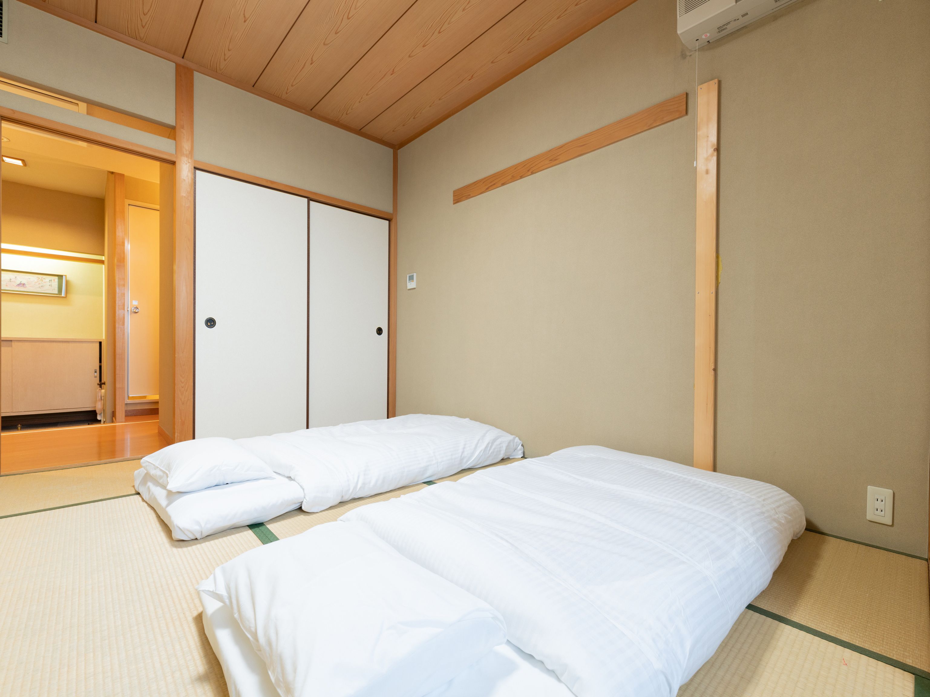 japanese style room, smoking  | living area | led tv