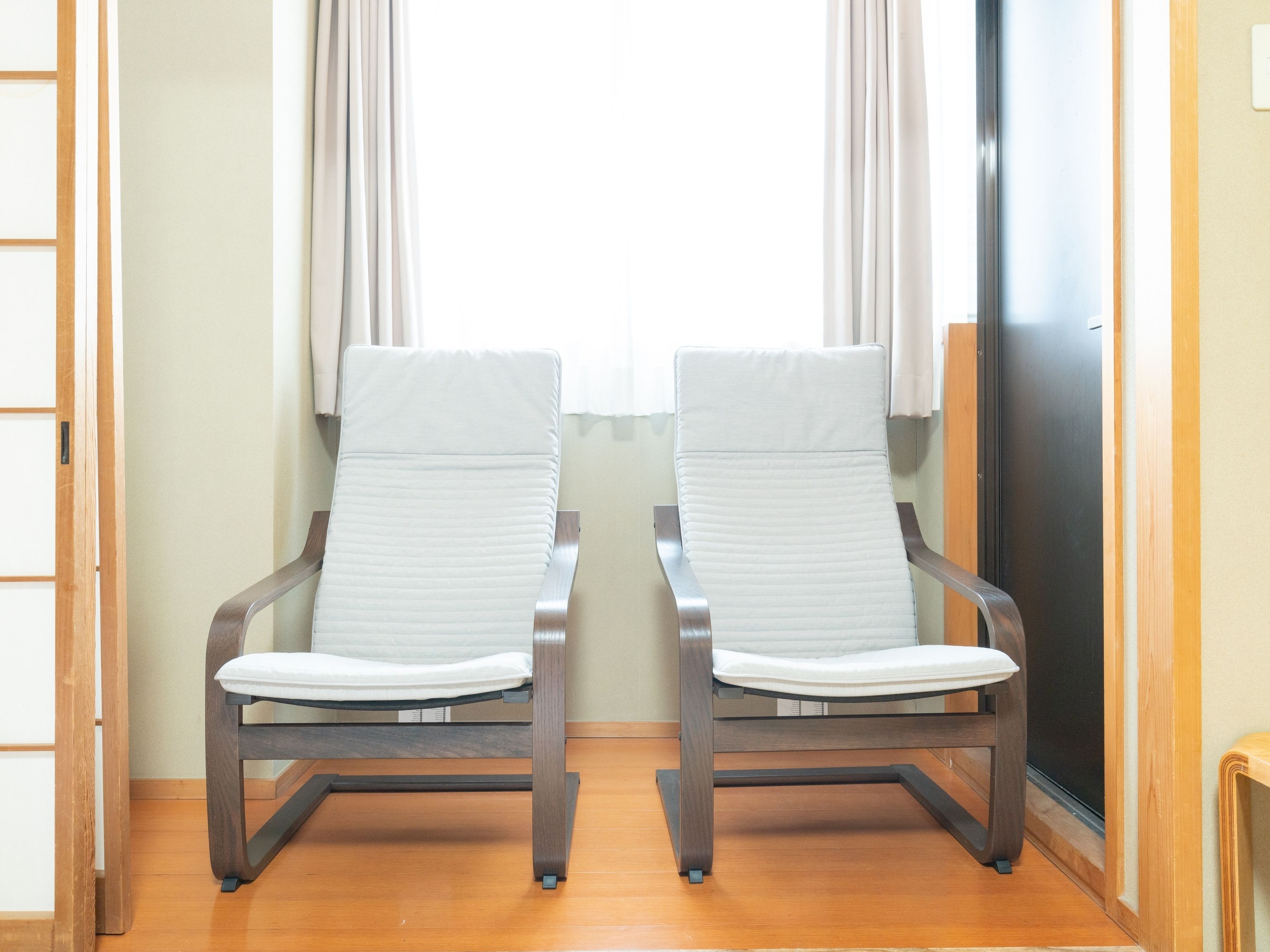 japanese style room, smoking  | living area | led tv