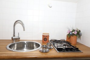 Private kitchen - Villa Dolores, between sea and wild nature (Calasetta)