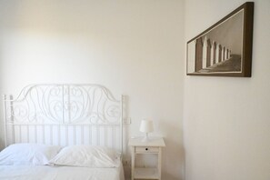 2 bedrooms, bed sheets - N185 - Numana, wonderful three-room apartment with terrace and swimming pool (Sirolo)