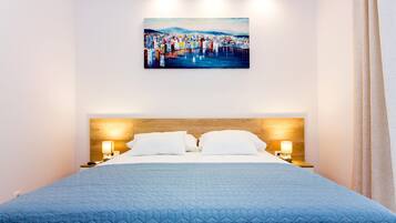 1 bedroom, in-room safe, iron/ironing board, free WiFi