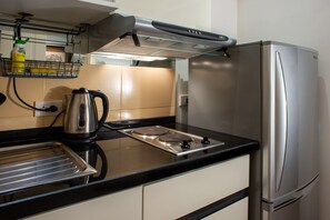 Fridge, microwave, stovetop, electric kettle - Cozy & Bright Studio on Nimman rd. Panoramic view! (Tambon Su Thep)