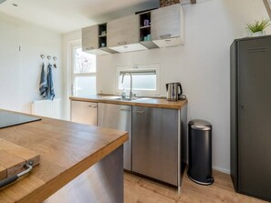 Refrigerador, horno, parrilla de estufa y lavavajillas 