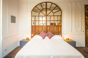 Luxury Double Room, City View | Blackout curtains, iron/ironing board, free WiFi, bed sheets - Meson del Carmen (Puebla)