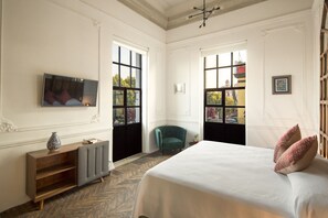 Luxury Double Room, City View | Blackout drapes, iron/ironing board, free WiFi, bed sheets - Meson del Carmen (Puebla)