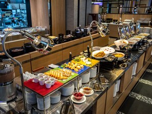 Daily buffet breakfast for a fee