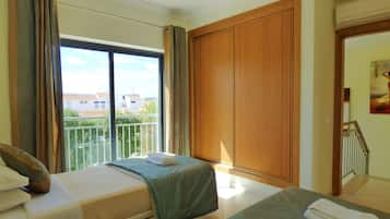 2 bedrooms, in-room safe, iron/ironing board, travel crib