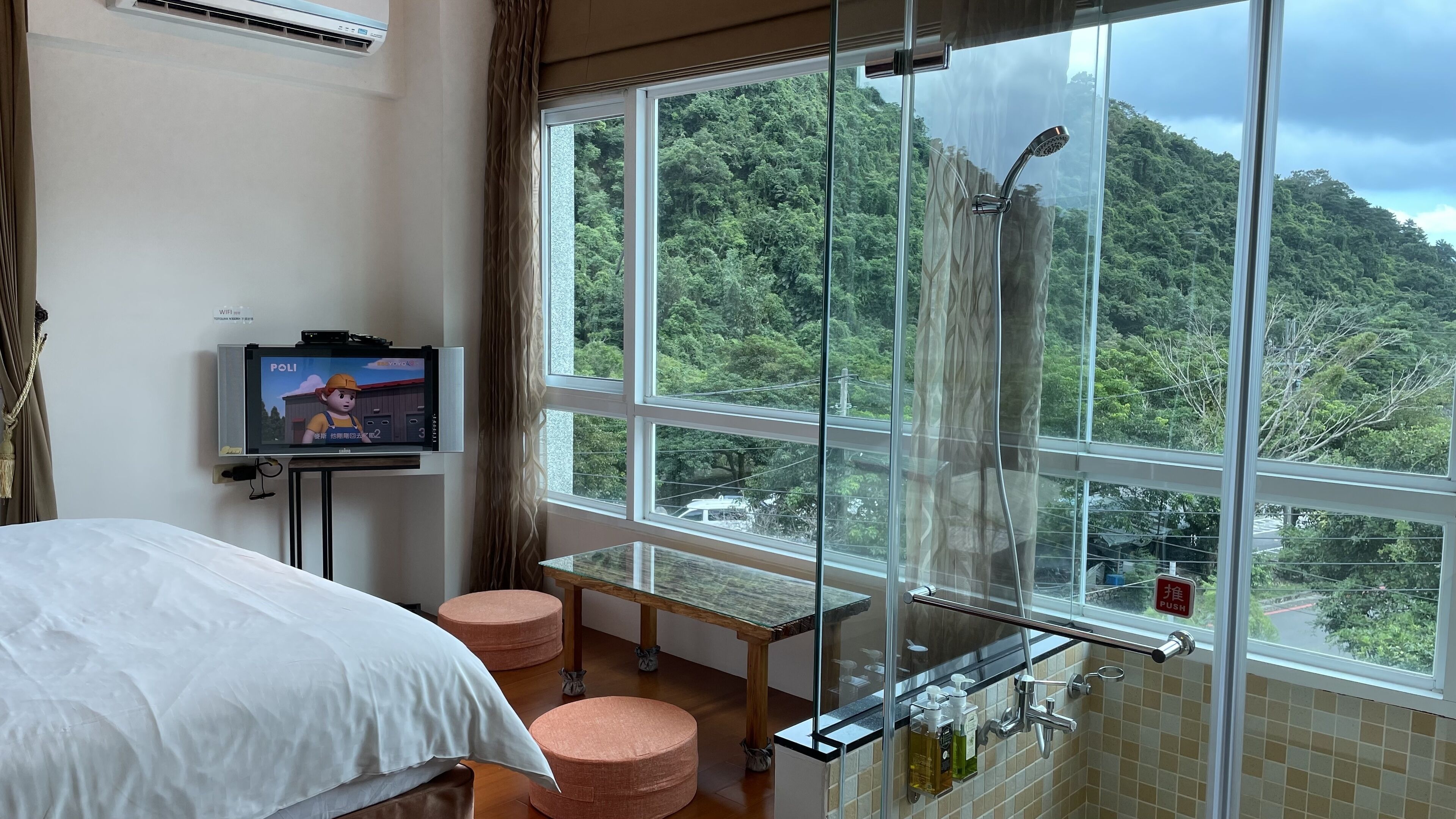 Desk, blackout curtains, free WiFi, bed sheets
