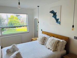 2 bedrooms, iron/ironing board, travel crib, WiFi (free)