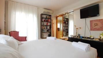 6 slaapkamers, een strijkplank/strijkijzer, gratis wifi, beddengoed