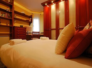 6 chambres, fer et planche à repasser, Wi-Fi gratuit, draps fournis