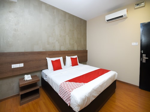 Super OYO 977 Hong Kong Suites