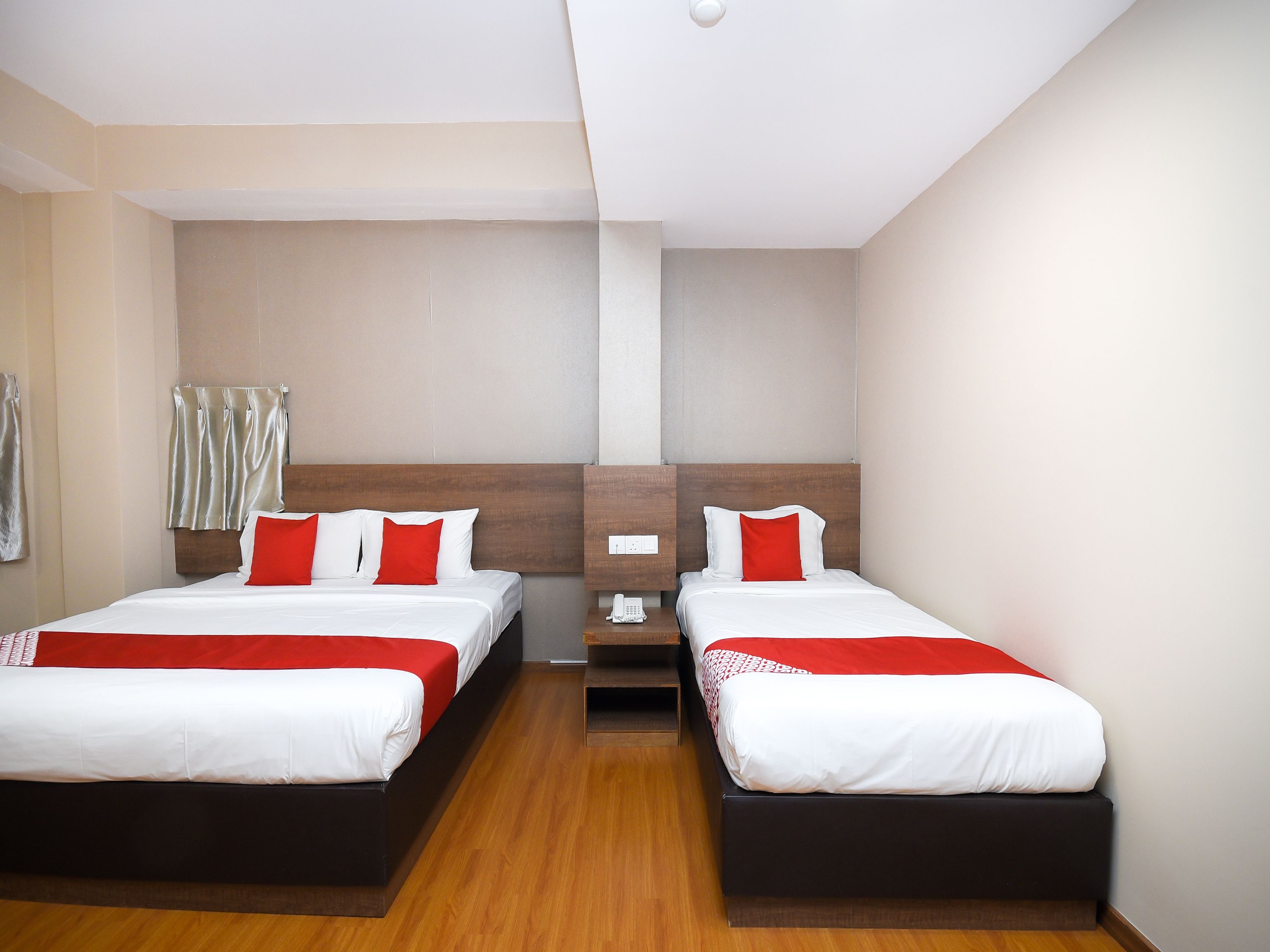 superior suite | desk, free wifi, bed sheets