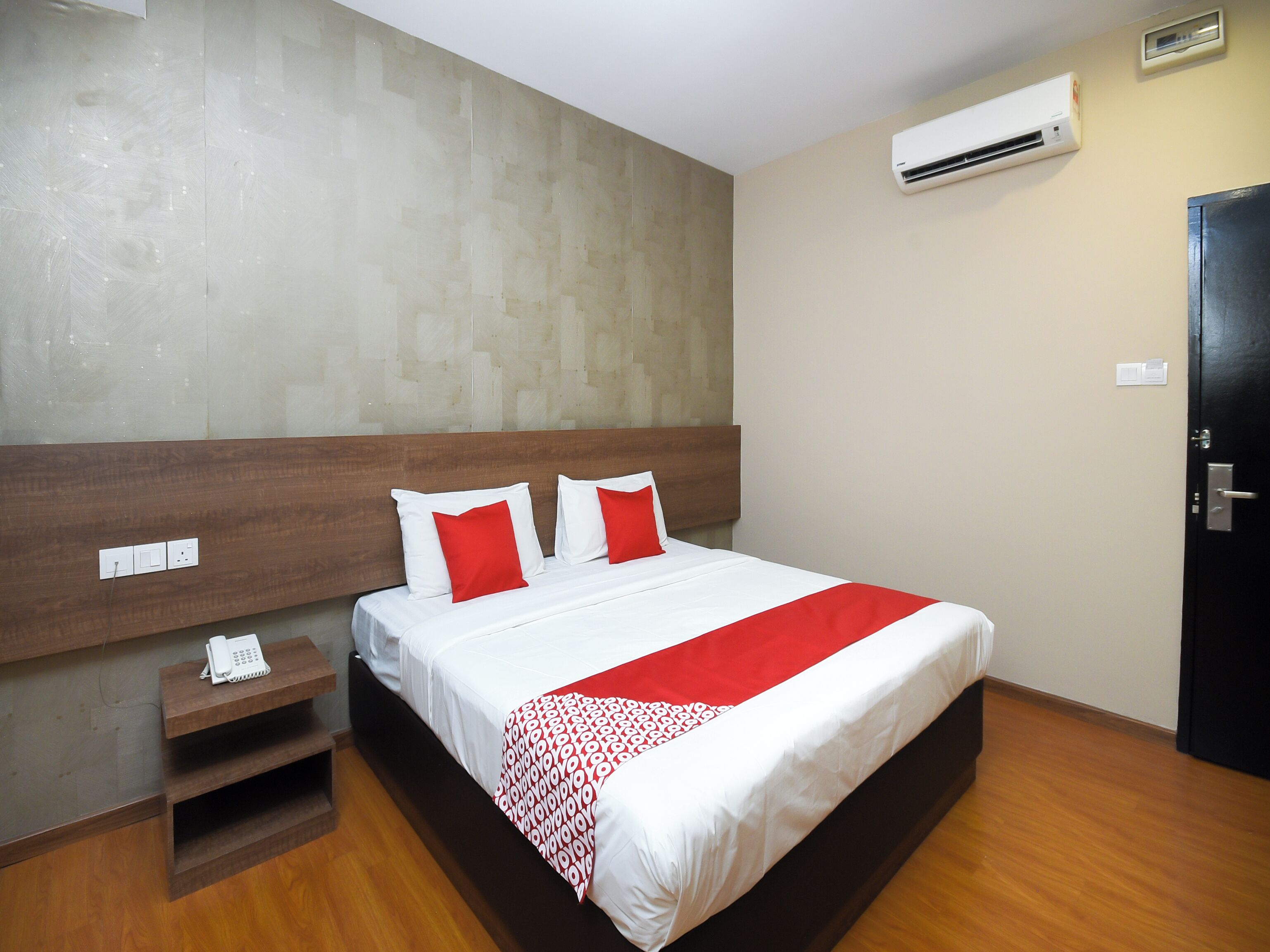Deluxe Double Room, 1 King Bed | Desk, free WiFi, bed sheets