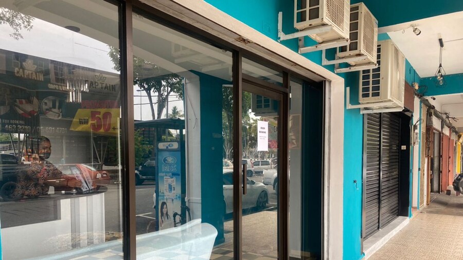 Hotel O Captain Hotel Cafe & Bistro