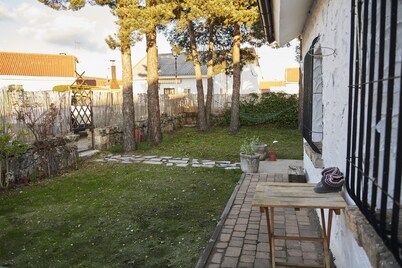 Garden, fireplace, barbecue, heating, attic. In the skirt of the Urbion