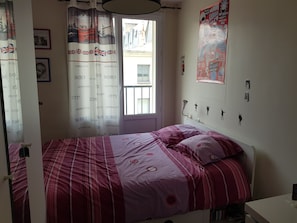 2 chambres, fer et planche à repasser, Wi-Fi, draps fournis