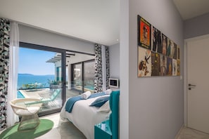 4 bedrooms, iron/ironing board, free WiFi