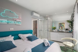 4 bedrooms, iron/ironing board, free WiFi - Luxury Villa Riva with Infinity Pool (Okrug Gornji)