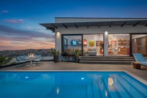 Pool - Luxury Villa Riva with Infinity Pool (Okrug Gornji)