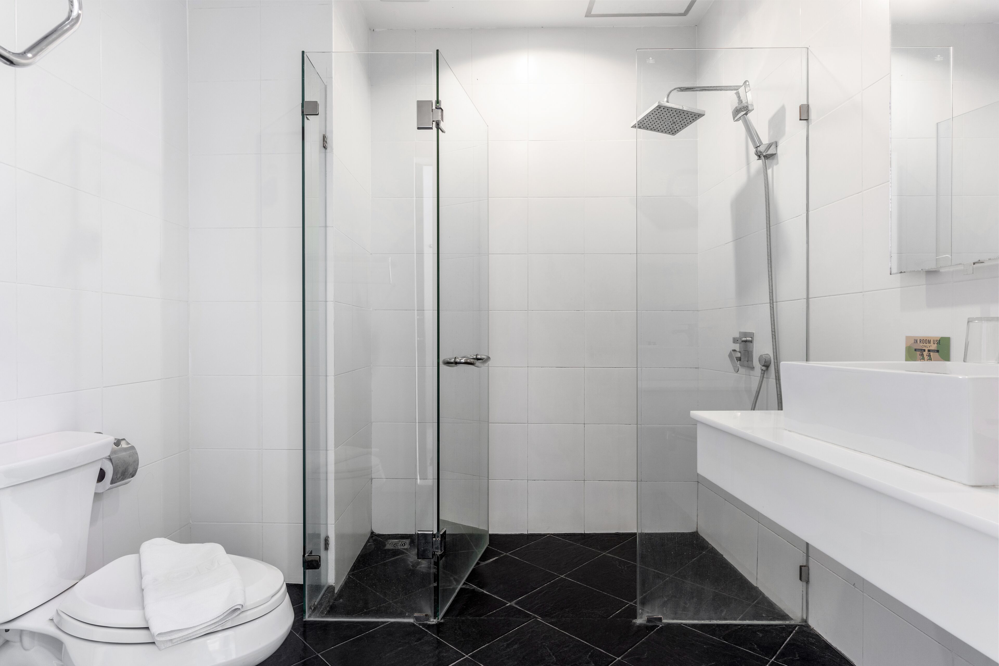 shower, rainfall showerhead, free toiletries, hair dryer