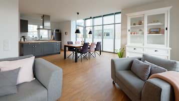 Smart TV, fireplace, video games, DVD player