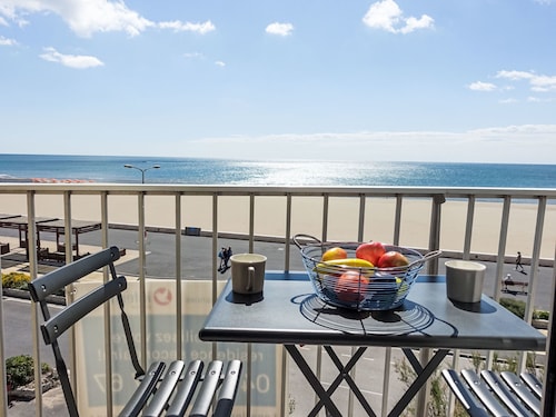 Les Romarins by Interhome