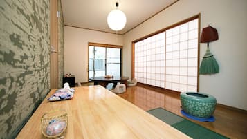Private Vacation Home | In-room dining