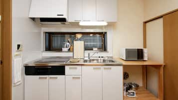 Private Vacation Home | Private kitchenette | Full-sized fridge, microwave, stovetop, electric kettle
