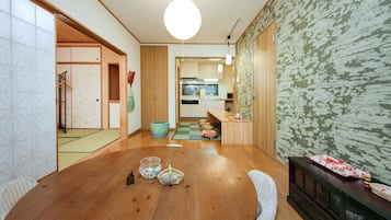 Private Vacation Home | In-room dining