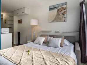 1 bedroom, iron/ironing board, WiFi