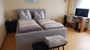 Een bureau, gratis wifi, beddengoed, rolstoeltoegankelijk