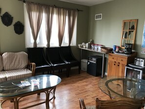 Breakfast area - Cardinal Court Motel (Southwold)