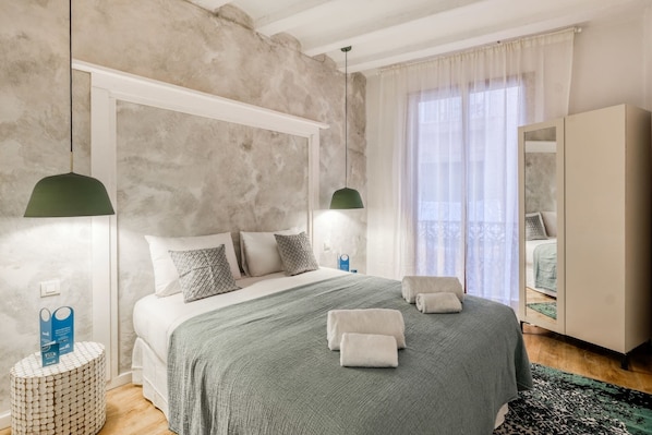 3 bedrooms, iron/ironing board, free WiFi, bed sheets