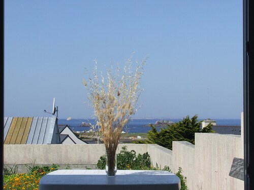 Nice studio 4 people facing the sea of Iroise