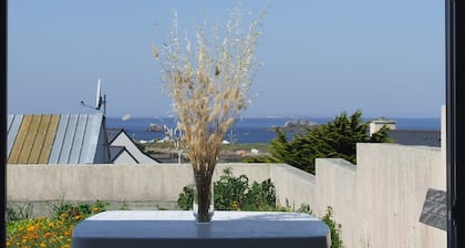 Nice studio 4 people facing the sea of Iroise