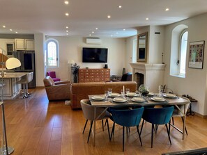 Interior - Villa 5*, beach at 500m, A/C, centre at 15min, garden with bbq (Antibes)