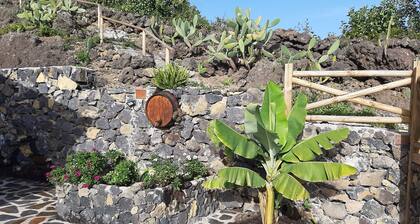 RURAL HOUSE ROMANCE RELAX