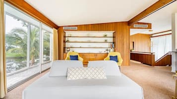4 bedrooms, desk, iron/ironing board, free WiFi