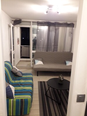 TV - ---- STUDIO LE MAGELLAN ---- (La Grande-Motte)