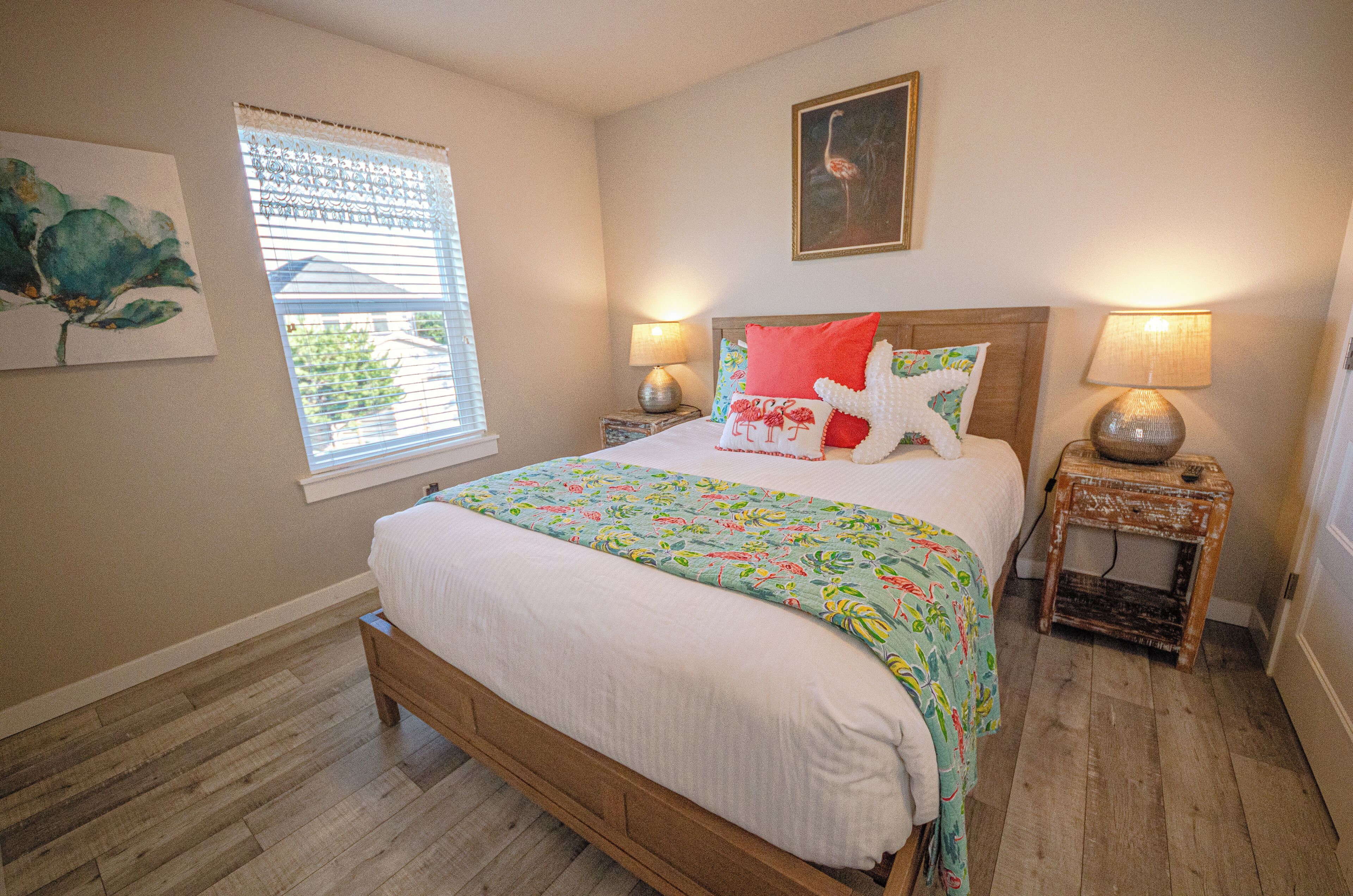 2 bedrooms, internet, bed sheets