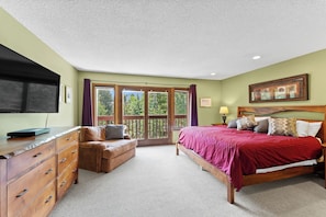 3 bedrooms, iron/ironing board, travel crib, WiFi