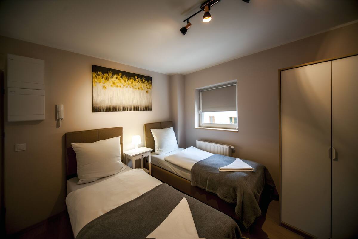 Studio suite (Polna 50/35) | Een laptopwerkplek, een strijkplank/strijkijzer, babybedden, gratis wifi