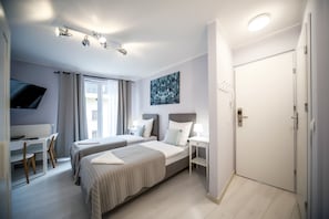 Studiosuite (Polna 50/36) | Laptopgeeigneter Arbeitsplatz, Bügeleisen/Bügelbrett, Babybetten